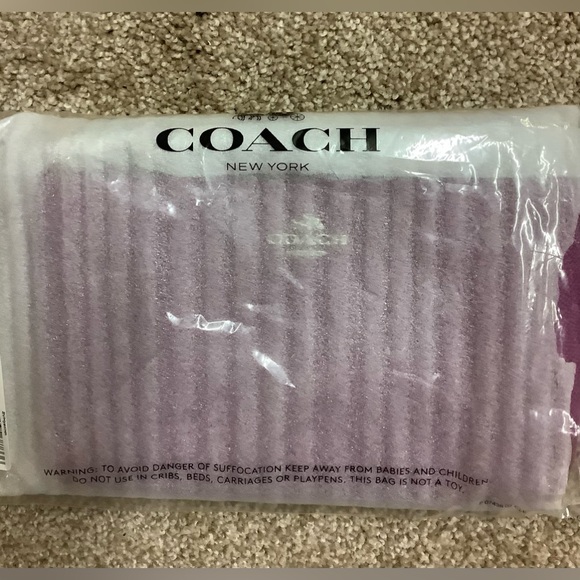 Coach Crossgrain Leather Large Wristlet #F57465 SV/Fuchsia-NWT - Picture 2 of 5